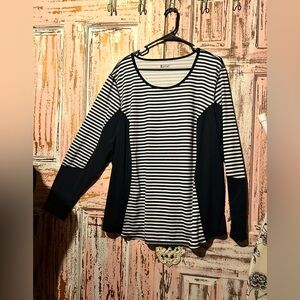 Lands' End Women's Black and White Striped Long Sleeve Top
